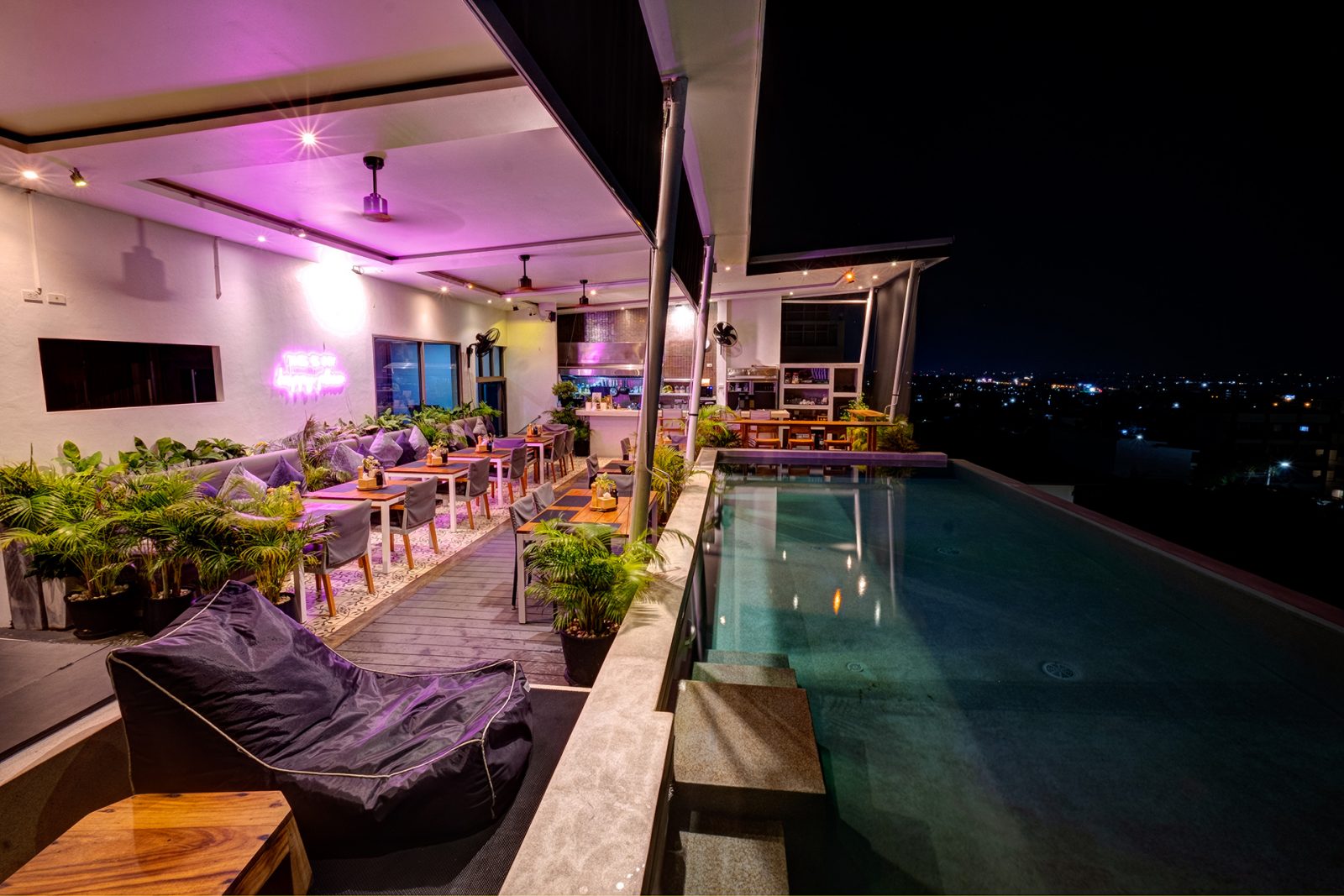 Cafe Night Shots Action Point in Phuket